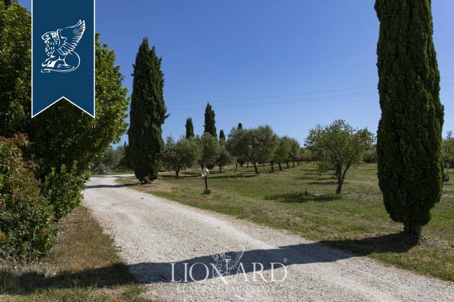 Country house for sale in Todi, Perugia, Umbria