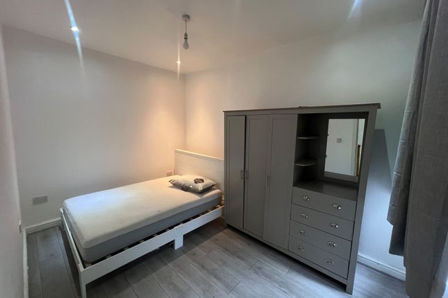 309 A, Great Western, Manchester photo 4