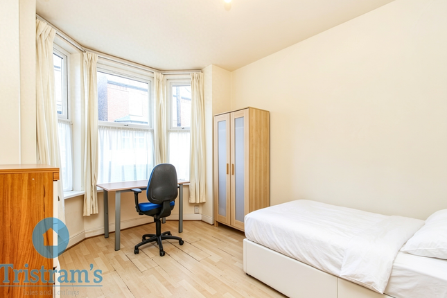 3 BED, 33, Teversal Avenue, Nottingham photo 2
