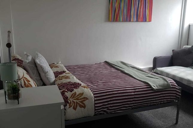 Thumbnail Studio to rent in Snow Hill, Wolverhampton