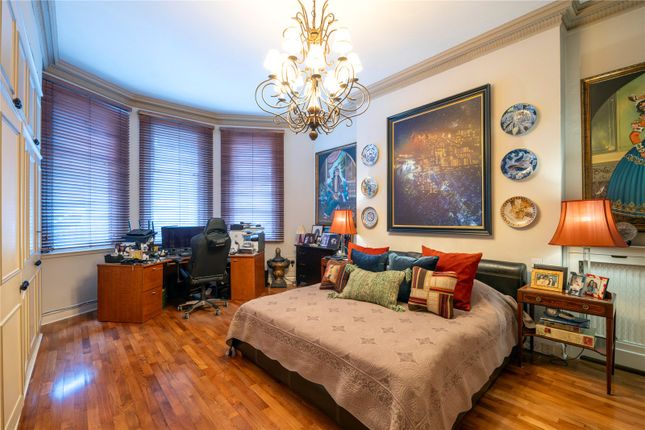 Flat for sale in North Gate, Prince Albert Road, St. John's Wood, London