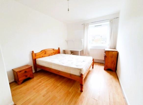 5 Aldrick House, London photo 4