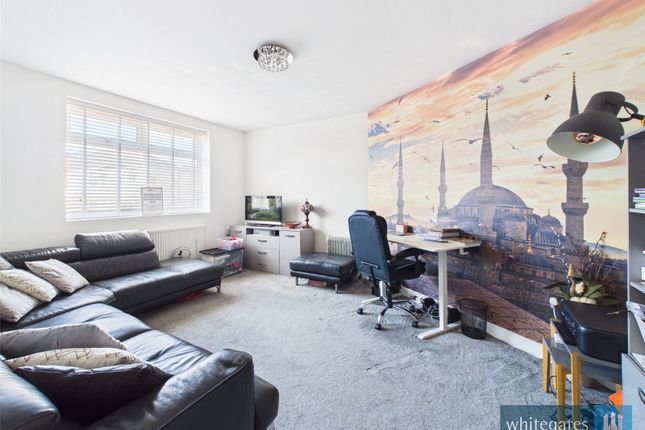 2, Killinghall Grove, West Yorkshire photo 4