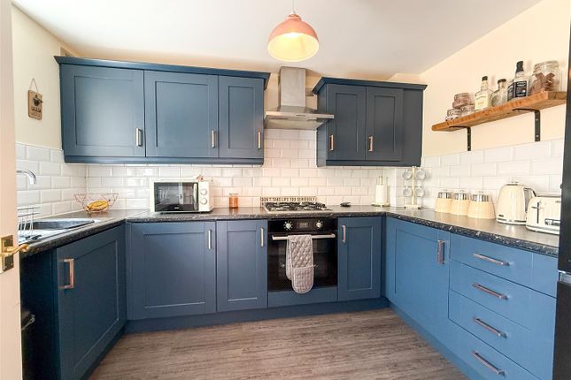 37, Moorhen Way, Stoke-On-Trent photo 4