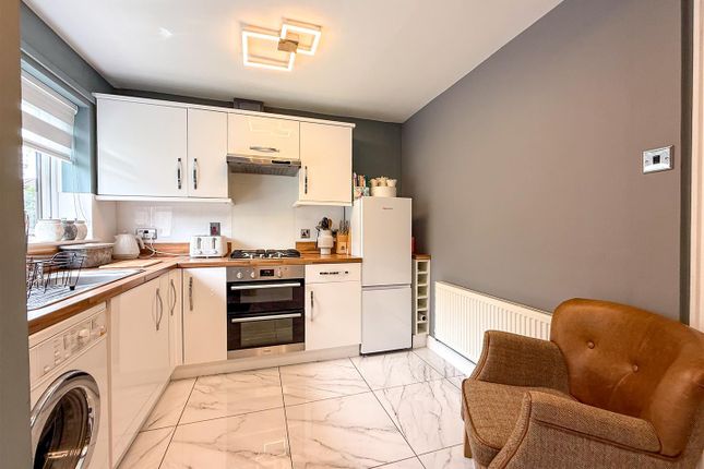 7, Chelsea Close, Stoke-On-Trent photo 3