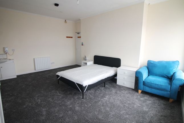 Room 11, 28 East Cross Street, Sunderland photo 4