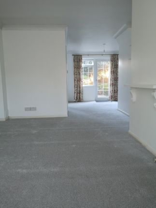 34, Bradfield Close, Guildford photo 4