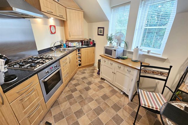 12, Goldfinch Gardens, Whitchurch photo 3