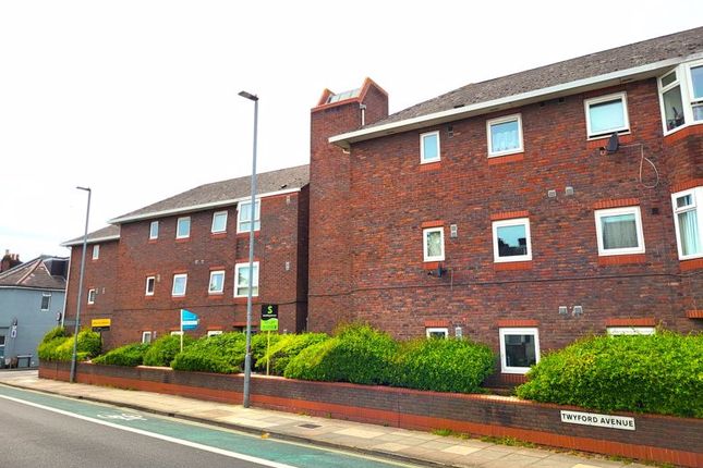 Flat to rent in Twyford Avenue, Portsmouth
