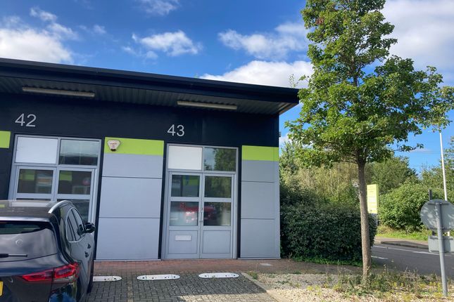 Thumbnail Industrial to let in Unit 43 Space Business Centre, Smeaton Close, Aylesbury