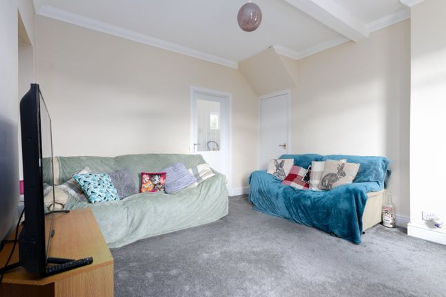 53, Kings Crescent, Rosyth photo 2