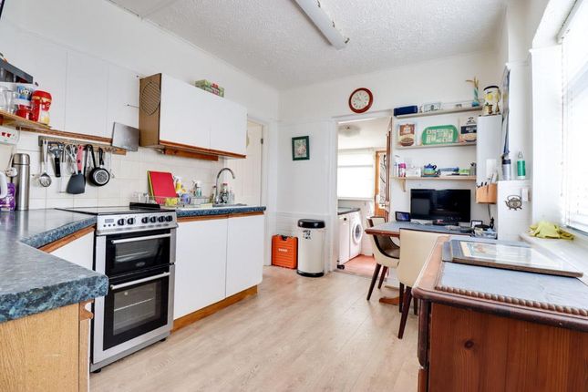 5, Juliers Road, Canvey Island photo 4