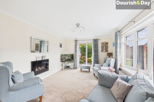 1 Braunton Avenue, Stafford photo 2