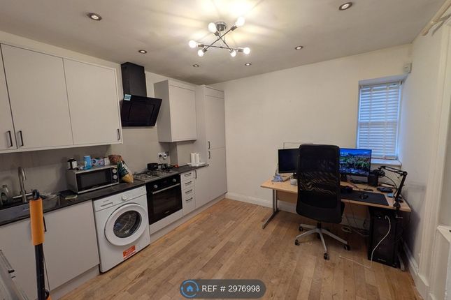 B Queens Crescent, Edinburgh photo 3