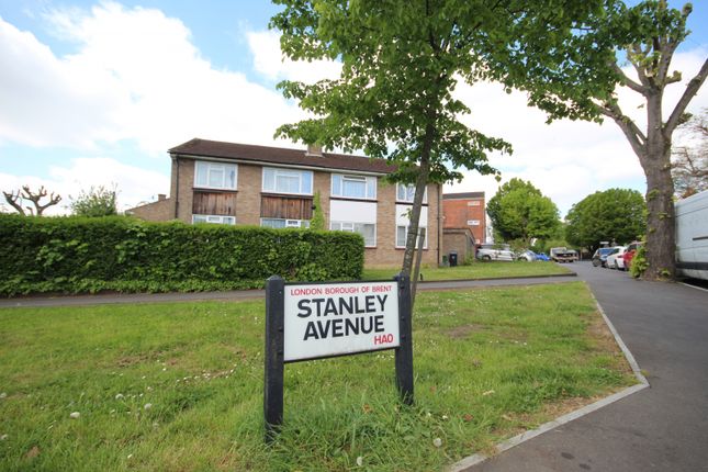 11 Stanley Avenue, Wembley photo 2