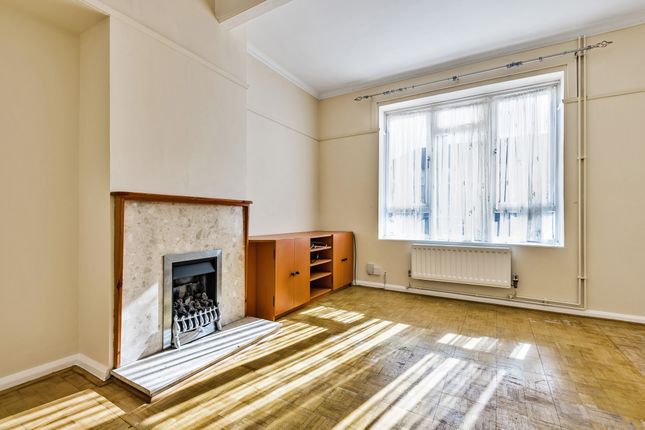 93, Langbrook Road, London photo 3