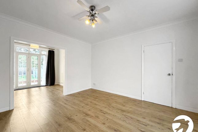 88, High Grove, London photo 4