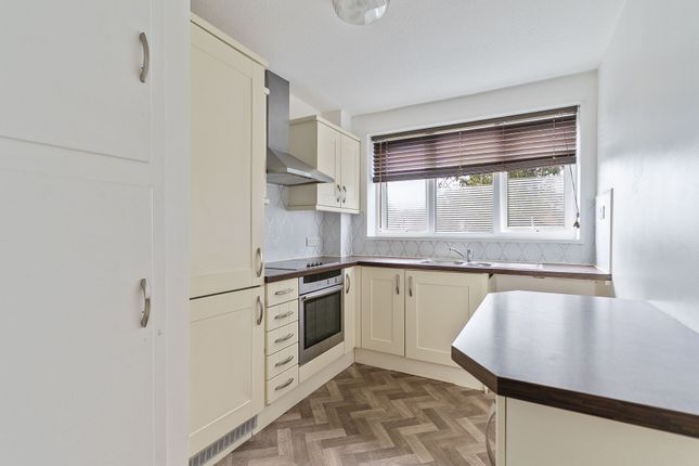 12 Michaelston Court Pyle Road, Cardiff photo 4
