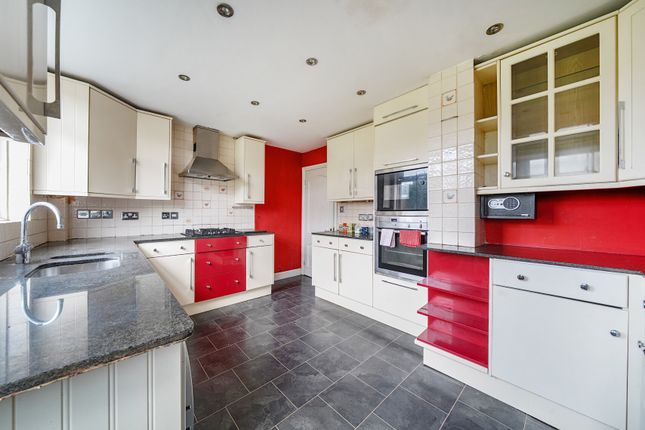41, Pollard Road, Surrey photo 3