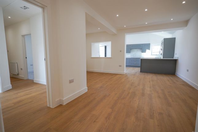 11, Thistleboon Drive, Swansea photo 4
