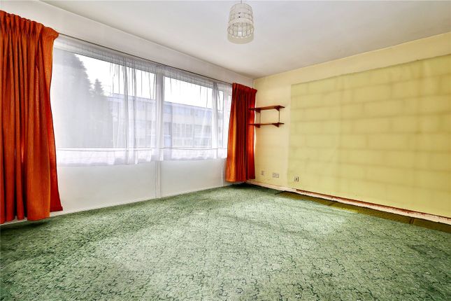 Flat for sale in Ravenswood Court, Woking, Surrey