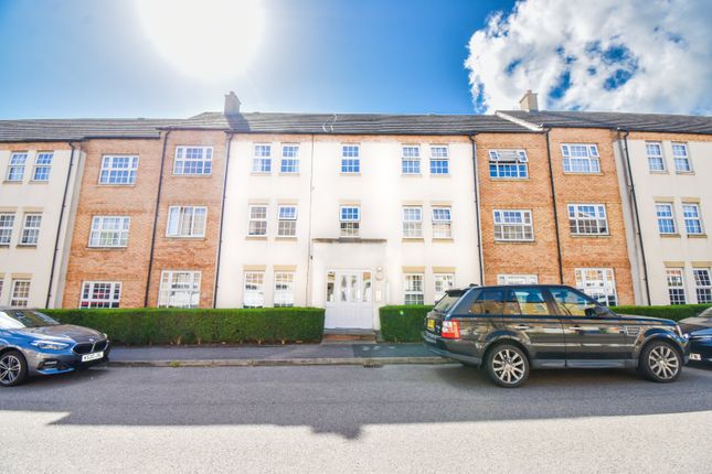 2 bed flat to rent in Finney Drive, Grange Park, Northampton NN4