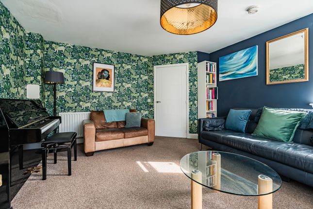 9, Venturefair Drive, Edinburgh photo 4