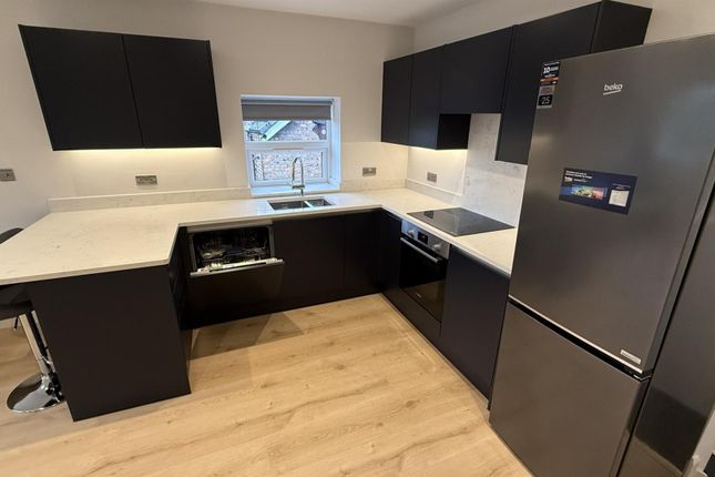 Flat 5, 7, Church Road, Urmston photo 3