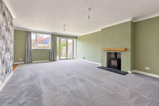 13, Brinkley Crescent, Colchester photo 3