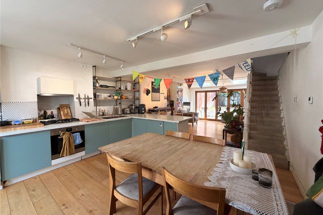 91, Foxberry Road, London photo 4