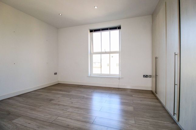 Flat for sale in Sloane Court, The Grove, Isleworth, London