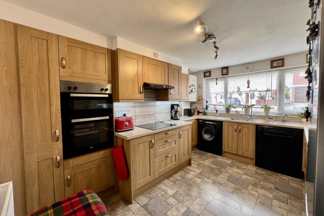 123, Teglan Park, Ammanford photo 2