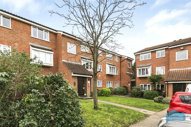 Thumbnail Flat for sale in Cambridge Gardens, Muswell Hill, London