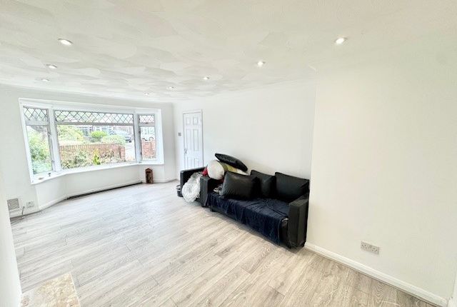 9, Rainham photo 5