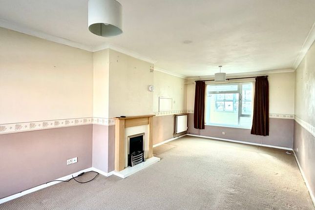 13, Churchill Close, Calne photo 3