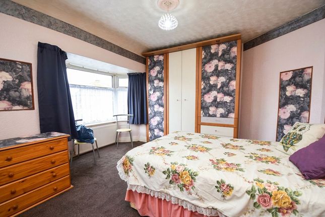 6 Orama Avenue, Salford photo 4