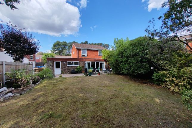 20, Stratfield, Bracknell photo 2
