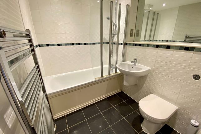 Flat 6, Ashurst Close Randalls Road, Leatherhead photo 4