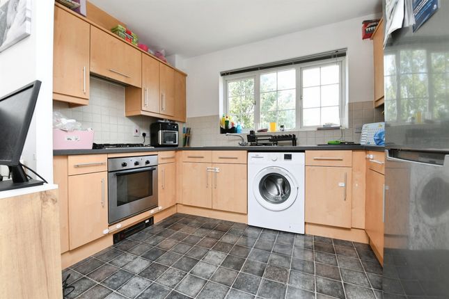 102, Chelmer Road, Chelmsford photo 2