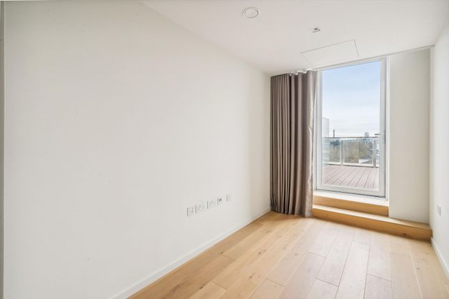 Flat to rent in Lillie Square, Earls Court, London