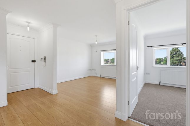 38c Harrison Close, Brentwood photo 4