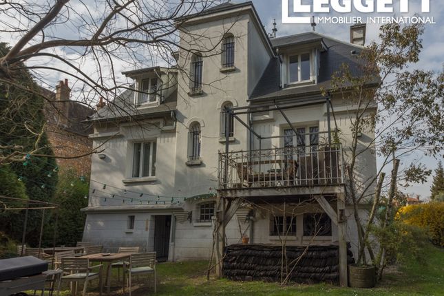 Villa for sale in Saint-Pierre-Du-Vauvray, Eure, Normandie