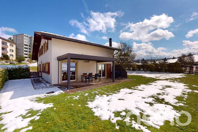 Thumbnail Villa for sale in La Chaux-De-Fonds, Canton De Neuchâtel, Switzerland