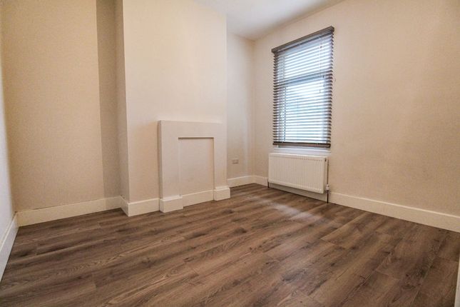 25 Louise Road, London photo 5