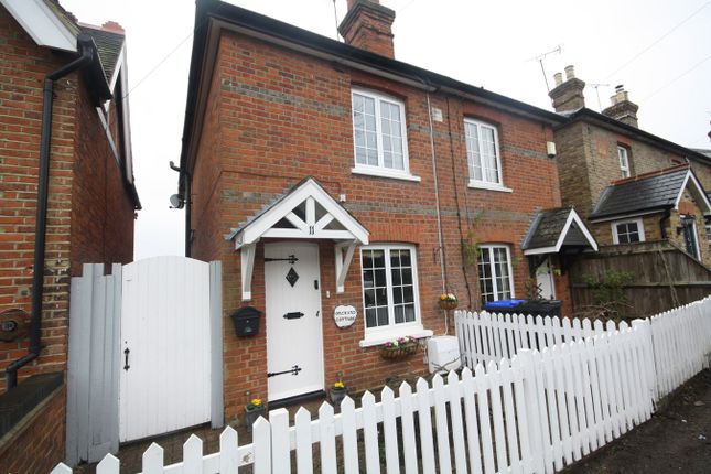 Thumbnail Cottage to rent in Spring Lane, Farnham Common