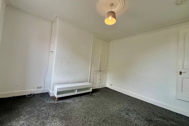 31, Salisbury Road, LEEDS photo 3