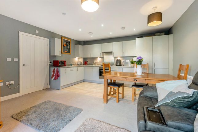 Brocade Road, Andover photo 4