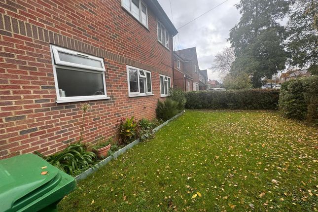 17A, Knolton Way, Slough photo 3
