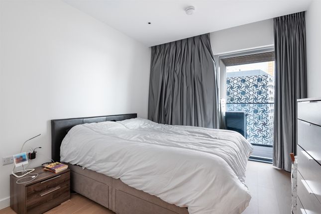 10, Flat 503, Cutter Lane, London photo 4