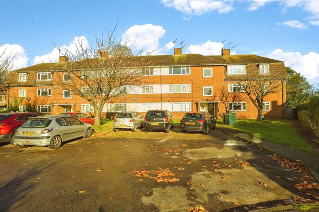 Thumbnail Flat for sale in Parnell Close, Abbots Langley